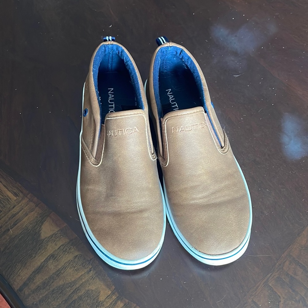 Nautica dress brown shoes 👞 size 3